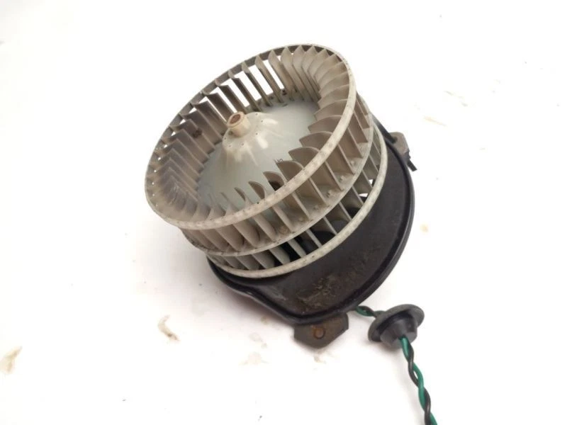 ПЕРЕДНИЙ ДВИГАТЕЛЬ ВЕНТИЛЯТОРА подходит для CHRYSLER TOWN COUNTRY 2001 - 2007 - Изображение 2 из 4