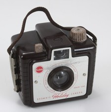 KODAK BROWNIE HOLIDAY, USES 127 FILM, COSMETIC ISSUES/180134