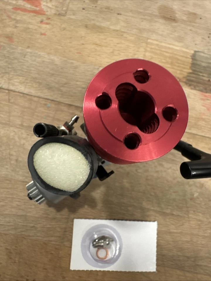 MOTORE FERRARI 1/8 NUOVO DI UNA VECCHIA COLLEZIONE EDICOLA - Immagine 2 di 4