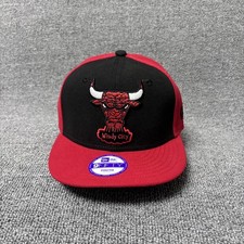 New Era Chicago Bulls Youth Snapback Flat Brim Red Black 9FIFTY NBA Hat