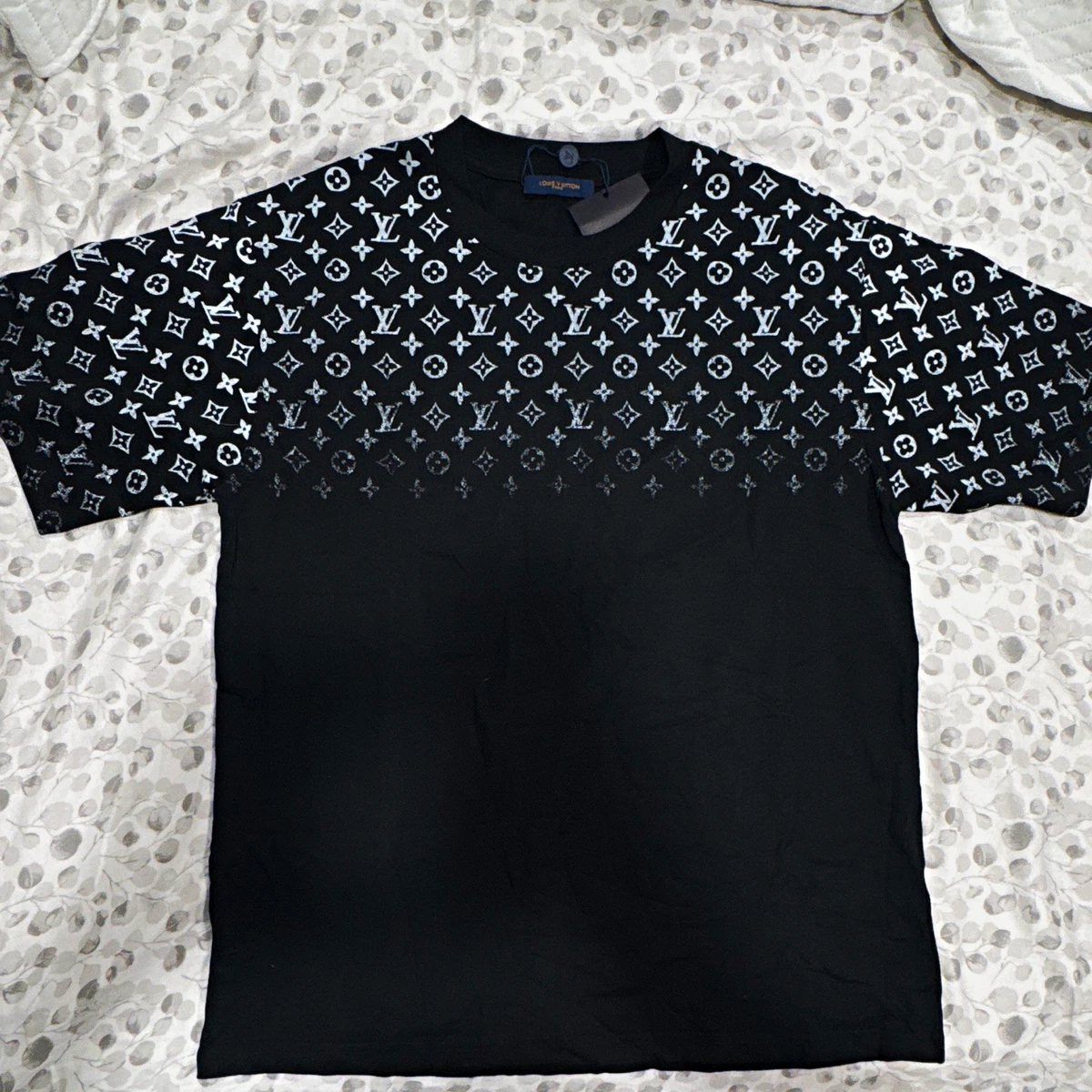 Louis Vuitton Short Sleeve Regular Size T-Shirts for Men for sale