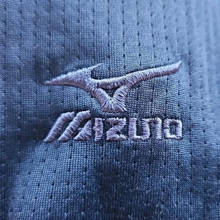 Mizuno Breath Thermo Mock Neck Black Long Sleeve Base Layer Shirt Men’s L - Image 3 of 4