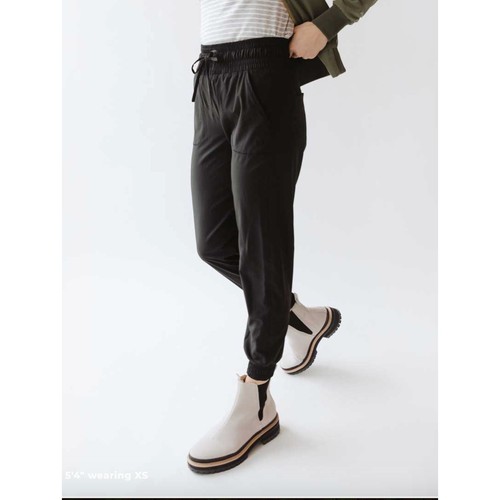 ALBION FIT Destination Active Joggers in Black // L