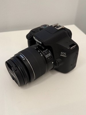 Canon EOS 2000D DSLR Kamera mit 18-55mm Objektiv Kit
