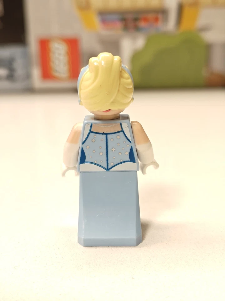 NUEVO Disney Cenicienta Personalizado Lego Minifigura Vestido Azul Brillante Castillo Disney Foto 3 de 3