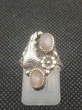 VINTAGE Navajo sterling Pink  M.O.P. stones  feather flower design size 5.5 ring