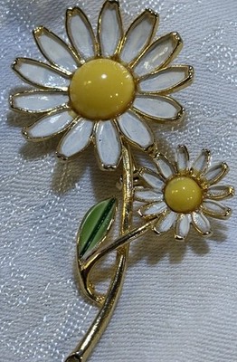 Weiss Daisy Double Flower White Yellow Enamel Brooch Spring Summer Fashion