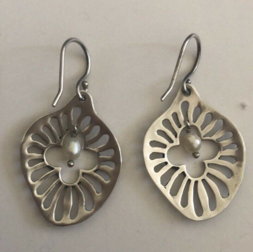 Silpada RARE STERLING Earrings W2427 white Pearl Cutout Hammered Repose - Picture 3 of 12