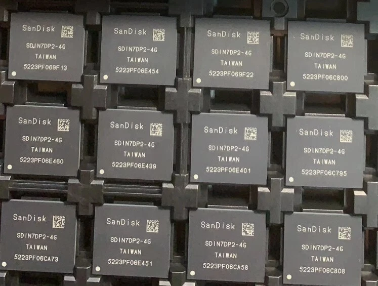 2PCS ORIGINAL SDIN7DP2-4G 153 Ball 4G EMMC Hard Disk Storage IC EMMC Chip - Image 3 of 3