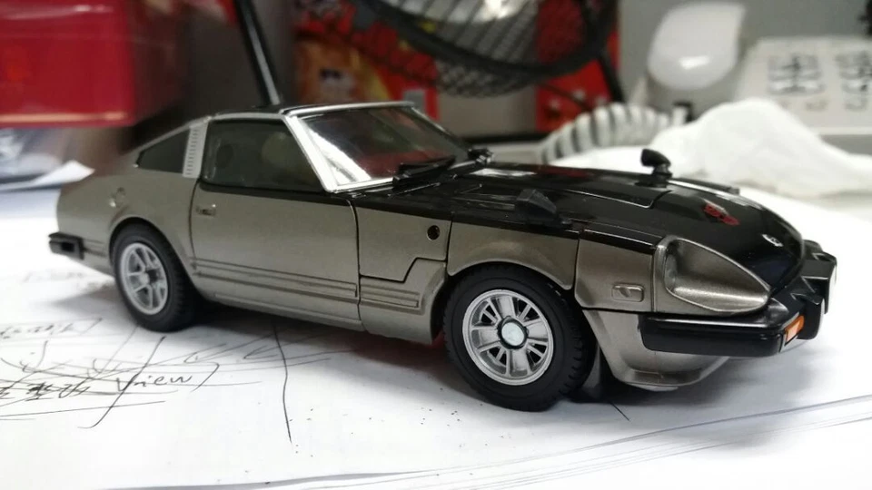 NEW TRANSFORMERS TAKARA MASTERPIECE MP-18 BLUESTREAK NISSAN FAIRLADY Z BOXED - Image 4 of 4