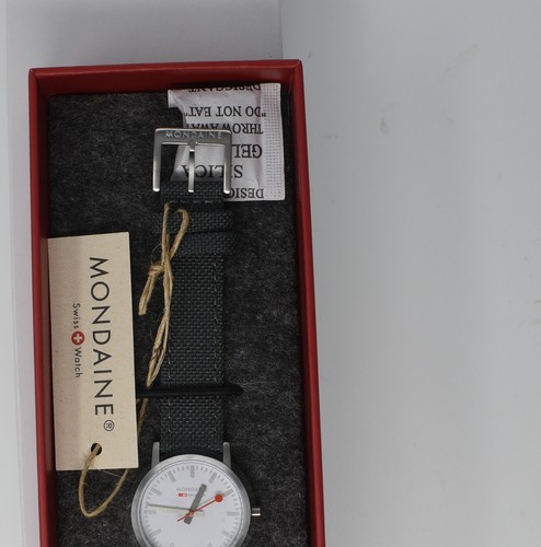 MONDAINE Classic Park Green Strap 30mm Brushed Steel Watch A6583032317SBS - 第 3/6 張圖片