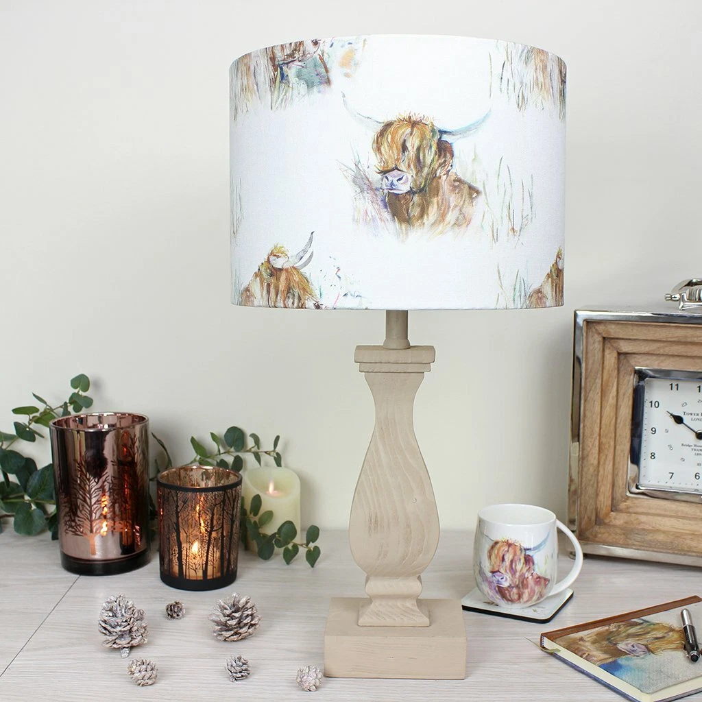Highland cow top table lamp