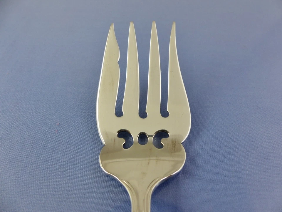  Tenedor para servir carne fría Chippendale 1943 de Birks Regency Plate Foto 3 de 4