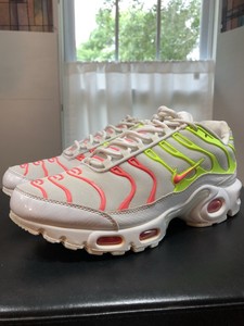 air max plus pink and yellow