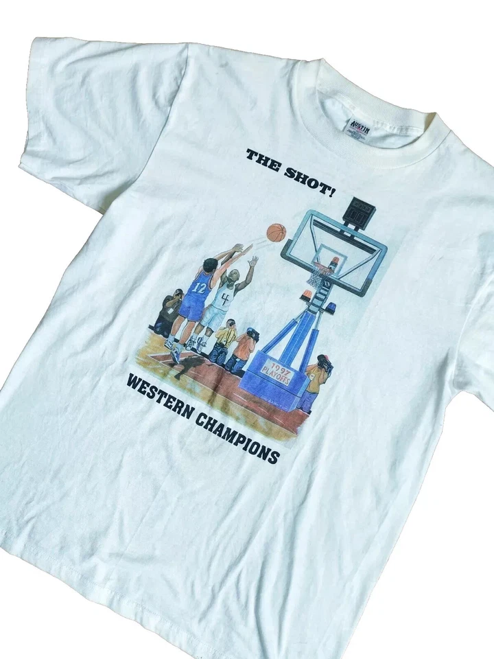 Camiseta de Colección Rara "The Shot" Stockton vs Barkley Caricatura 1997 Playoffs NBA Foto 2 de 4