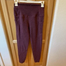 Burgundy Kyodan yoga leggings Pants women’s size small, has pockets!