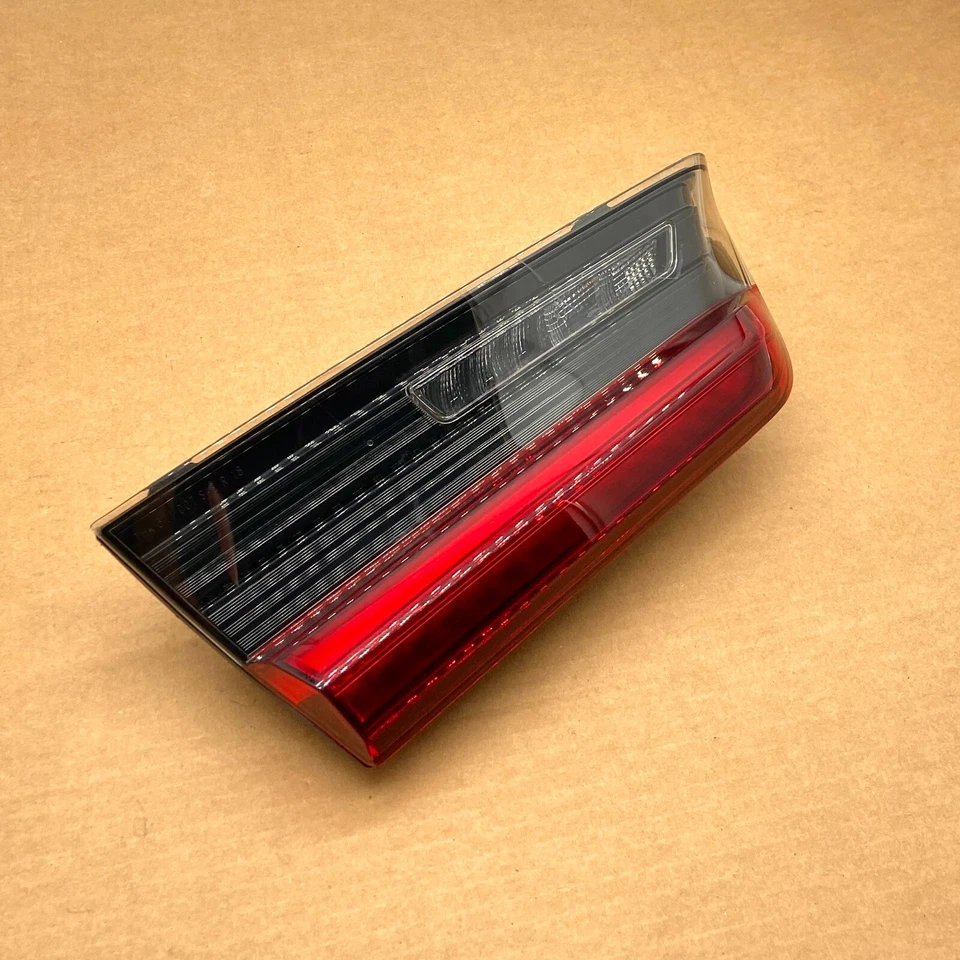Parada de luz trasera interior LED lado del conductor OEM BMW 330i 330e M3 19-23 H75A3BC9509 Foto 2 de 4