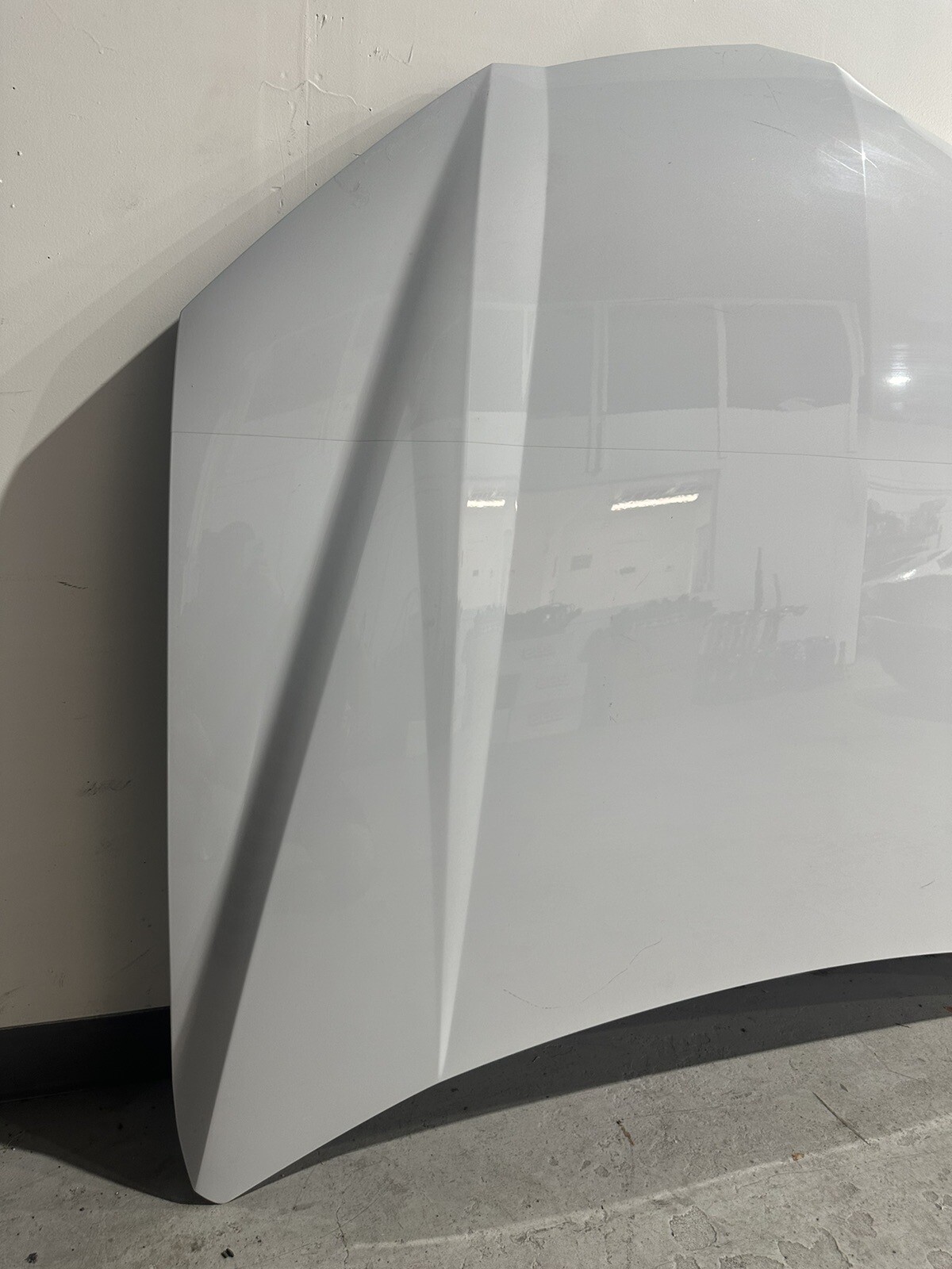 LAMBORGHINI URUS HOOD OEM (Damaged)