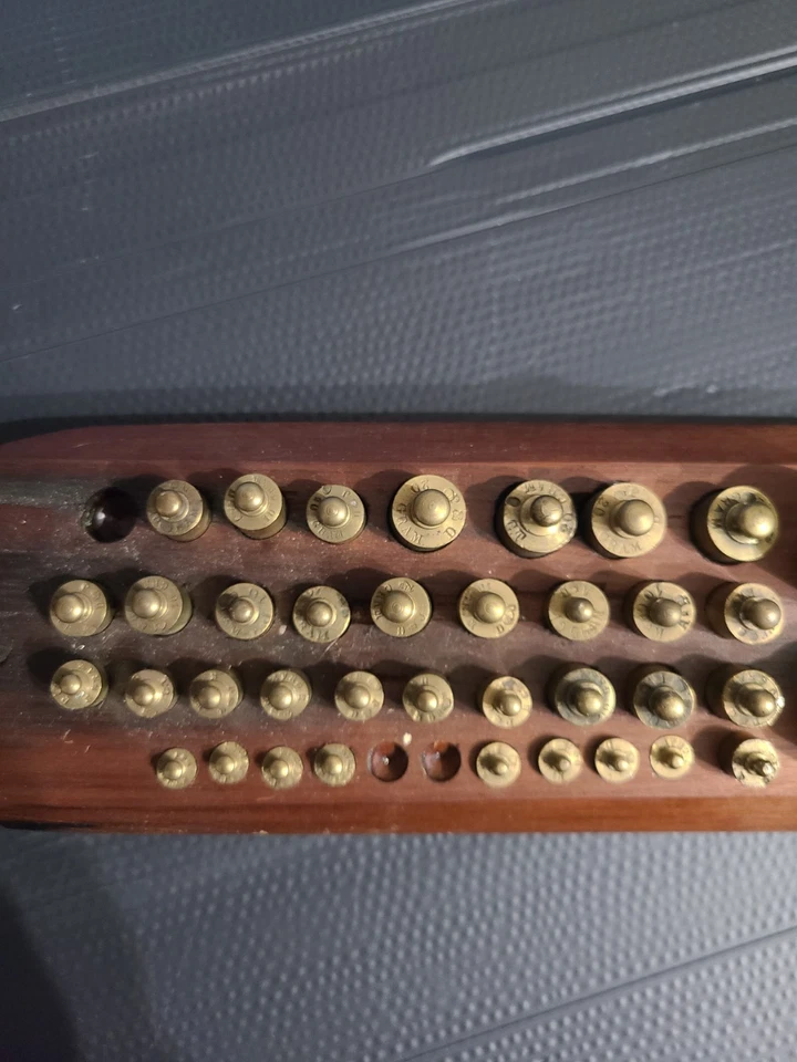 GROS LOT DE 40 ANCIENS POIDS LAITON BALANCE , TREBUCHET  1-2-5-10-20-100 grammes - Photo 4/4