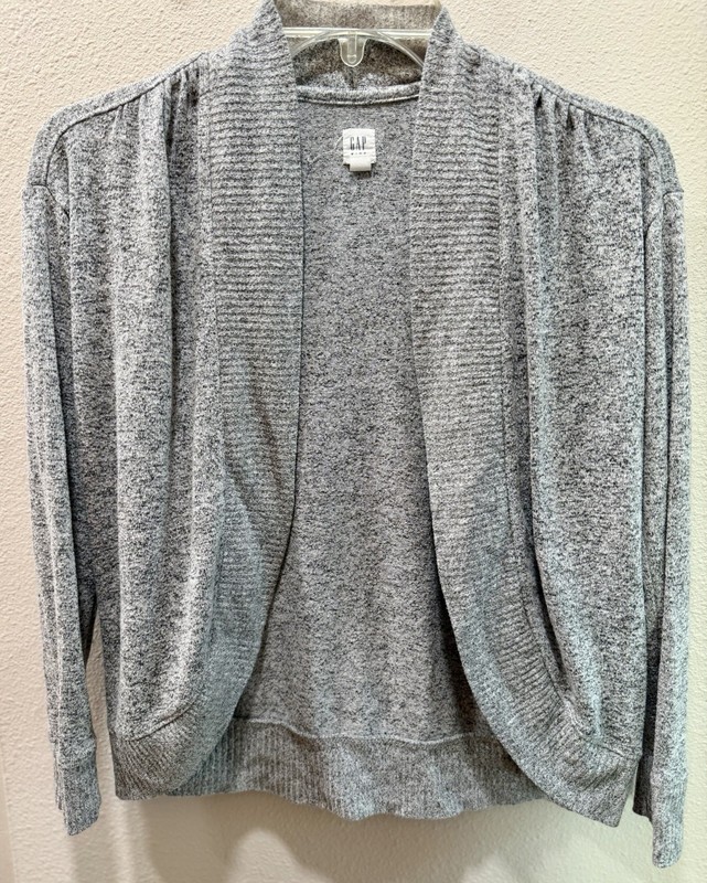 GAP KIDS Girl’s Gray Super Soft Sweater Cardigan Size Med 8-9 Open Front NICE!
