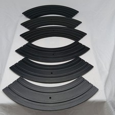 Aurora Model Motoring 6pc 9" Radius 1/4 Curve Lot No Stripe Center Hole 14 Pins
