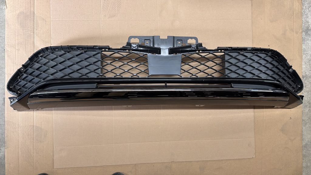 ⭐GENUINE⭐ Front Bumper LOWER Grille Fulled Genesis GV70 2026-2027 OEM 86531AR800