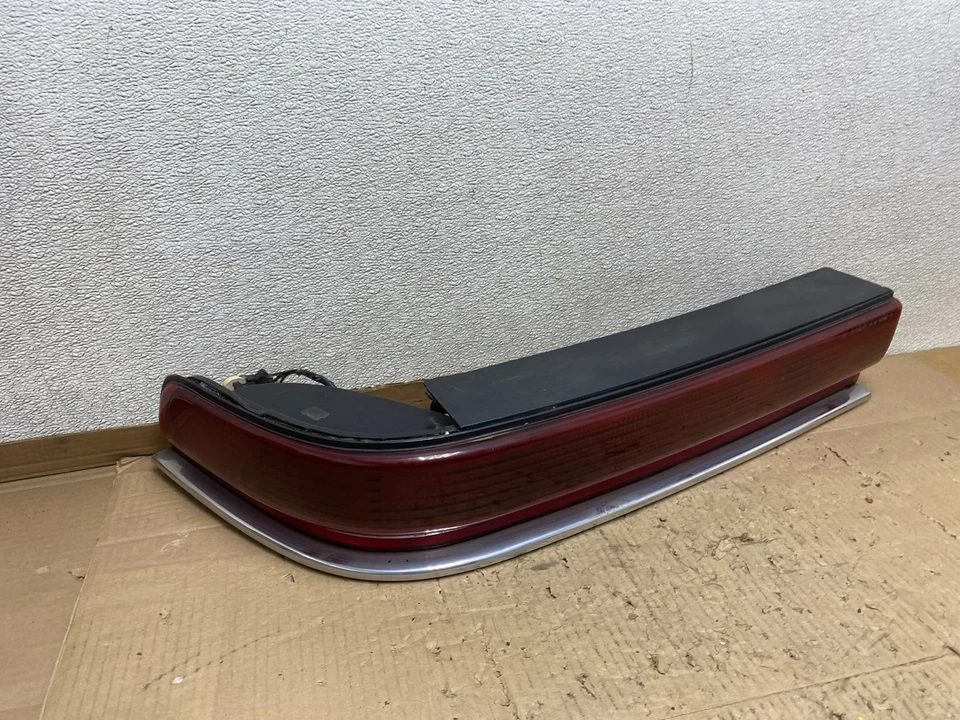 Luz trasera izquierda Buick Roadmaster 1991 a 1996 OEM U6522 DG Foto 3 de 4