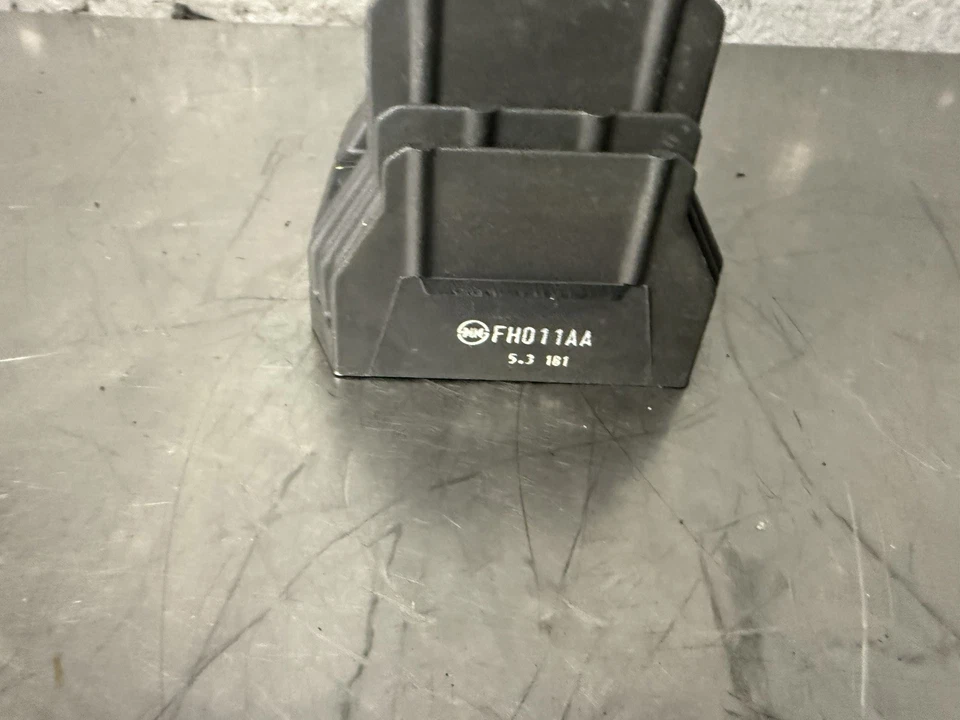 雅马哈 YZFR1 YZF R1 04 05 06 2004 2005 2006 年原始设备制造商电压调节器整流器 — 第 3/4 张图片