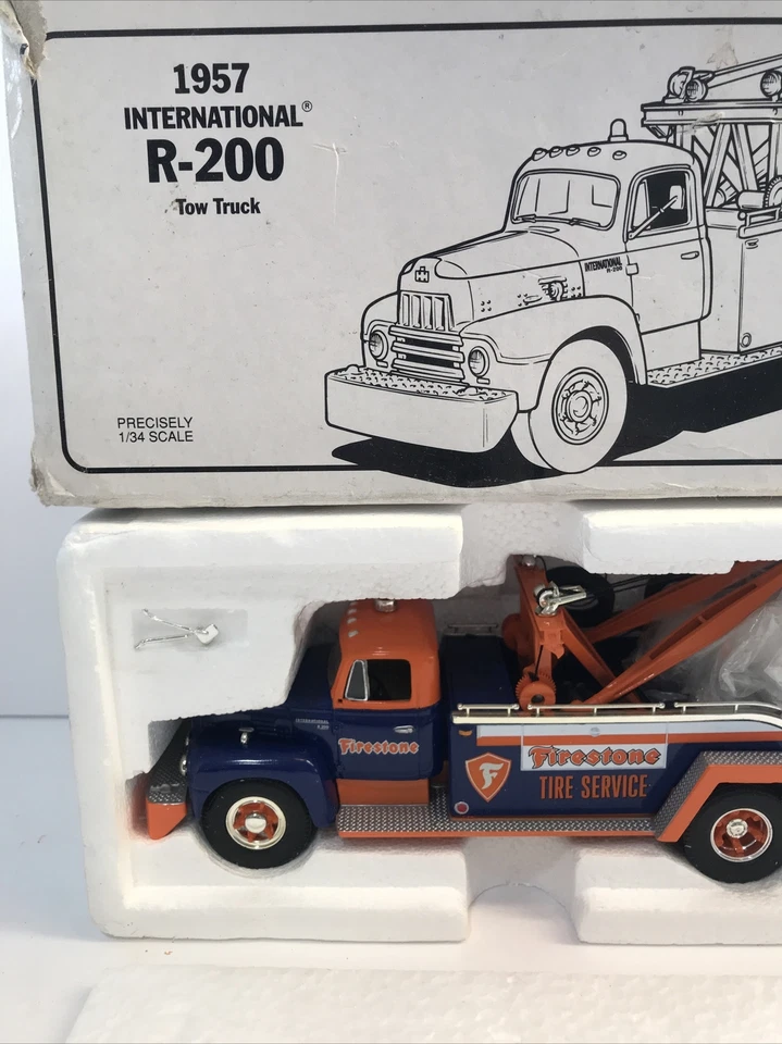 FIRESTONE TIRE SERVICE 1957 INTERNATIONAL R-200 TOW TRUCK WRECKER #19-2231 - Image 2 of 4