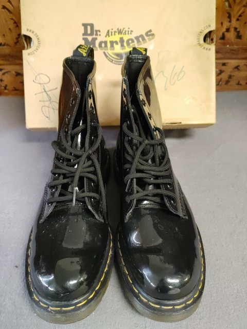 skechers that look like doc martens