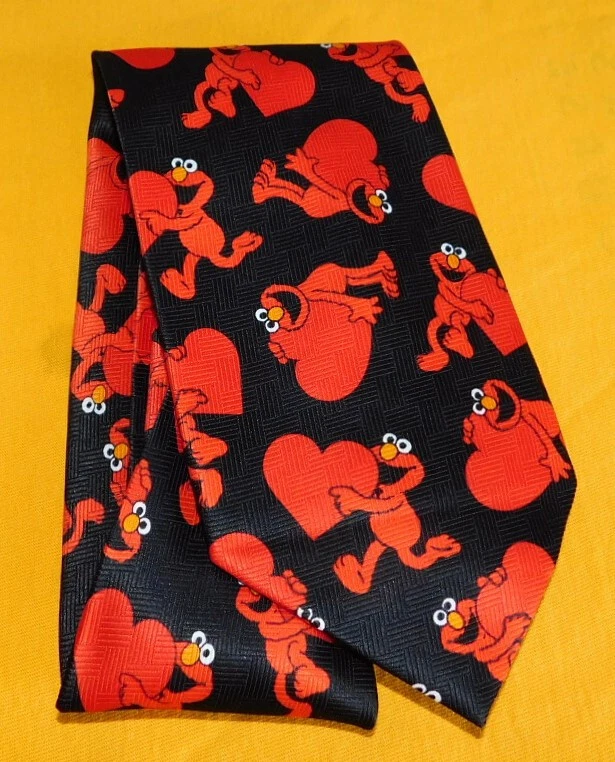 SESAME STREET ROJO/NEGRO MOTIVO OLMO/CORAZONES CORBATA TODO POLIÉSTER - CORBATAS DE DISEÑO. Foto 2 de 3