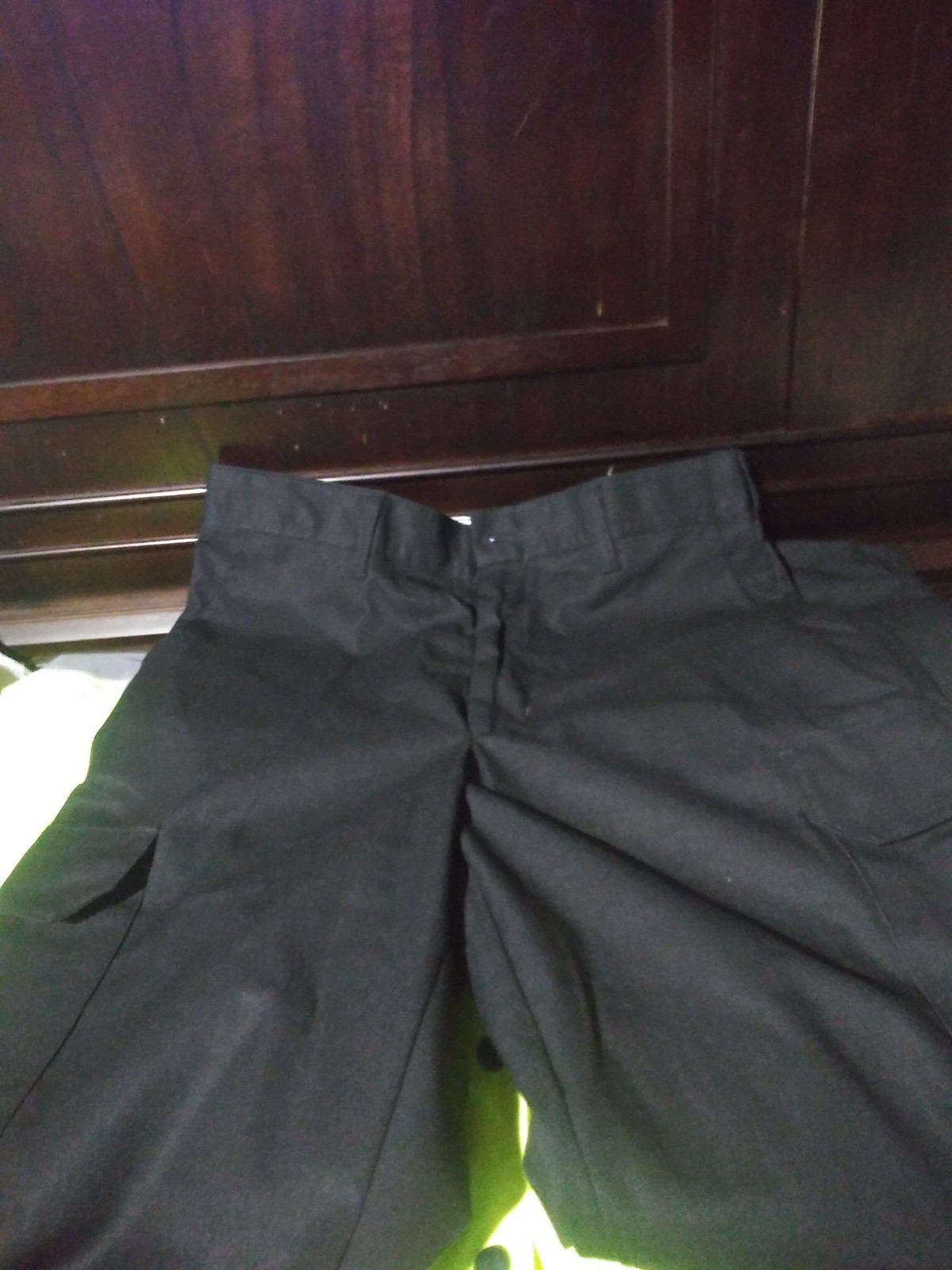 Heavy-duty men's cargo pants size 32 rugged workwear-image