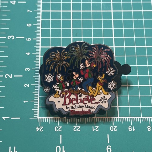"Believe…In Holiday Magic" Disneyland Limited Edition Pin Mickey Pluto Disney - Bild 2 von 18