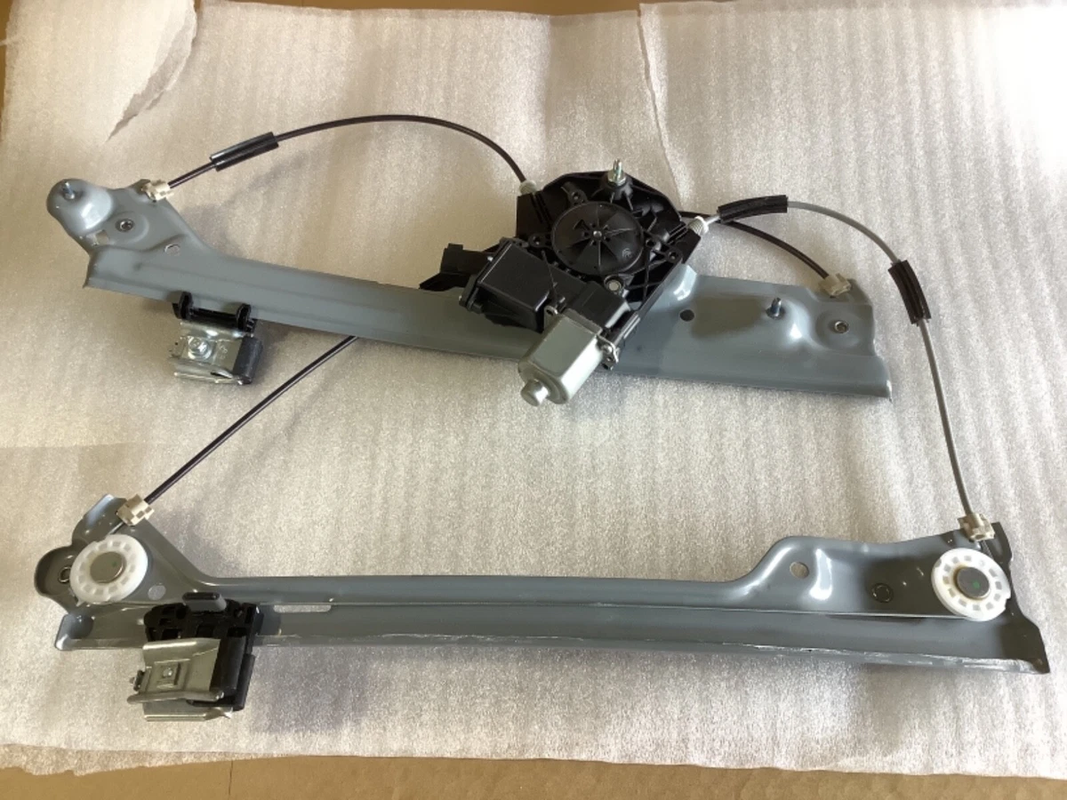 GM Genuine Parts 84621036 OEM Front Driver Side Door Window  