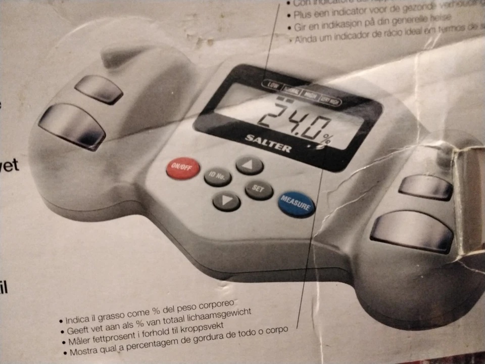 NUEVO Analizador de Grasa Corporal Portátil Salter Modelo 590 Muestra Grasa en % de Todo el Cuerpo Foto 3 de 4