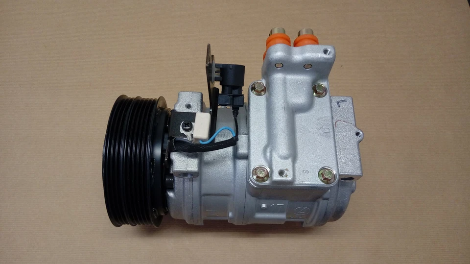 BMW E31 E32 AIR CONDITIONING COMPRESSOR DENSO 64528390964 - Image 2 of 4