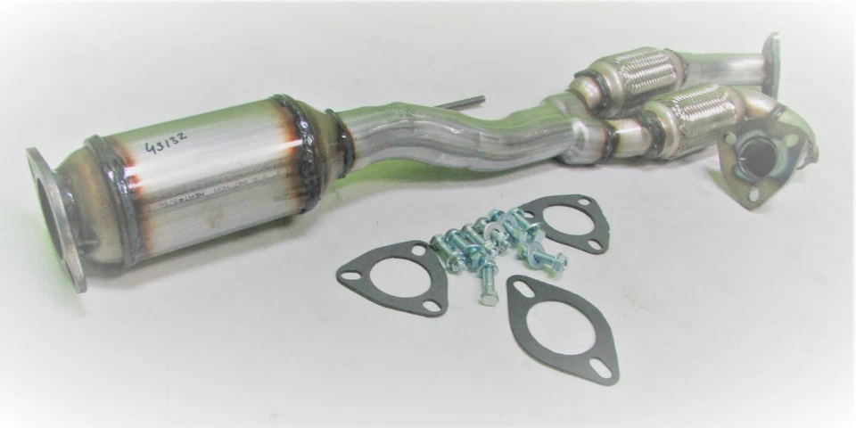 Fits: 2002 2003 2004 2005 2006 Nissan Altima Rear Catalytic 4 SPEED TRANSMISSION — 第 2/2 张图片