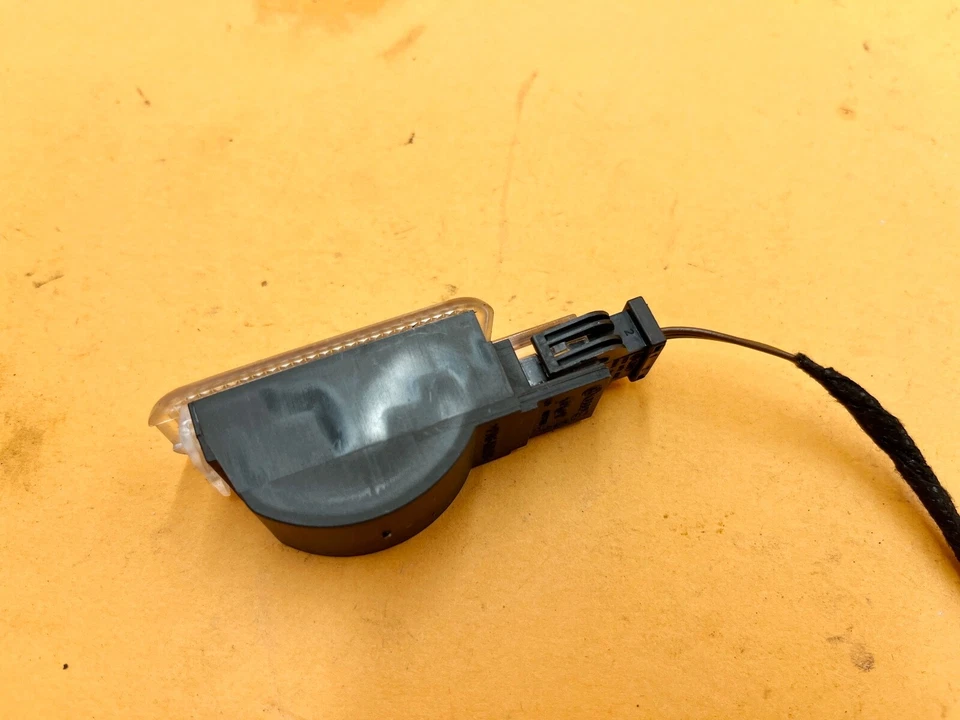 09-17 AUDI Q5 8R PUERTA DELANTERA TRASERA IZQUIERDA DERECHA ADVERTENCIA LUZ CORTESÍA LÁMPARA OEM Foto 3 de 4