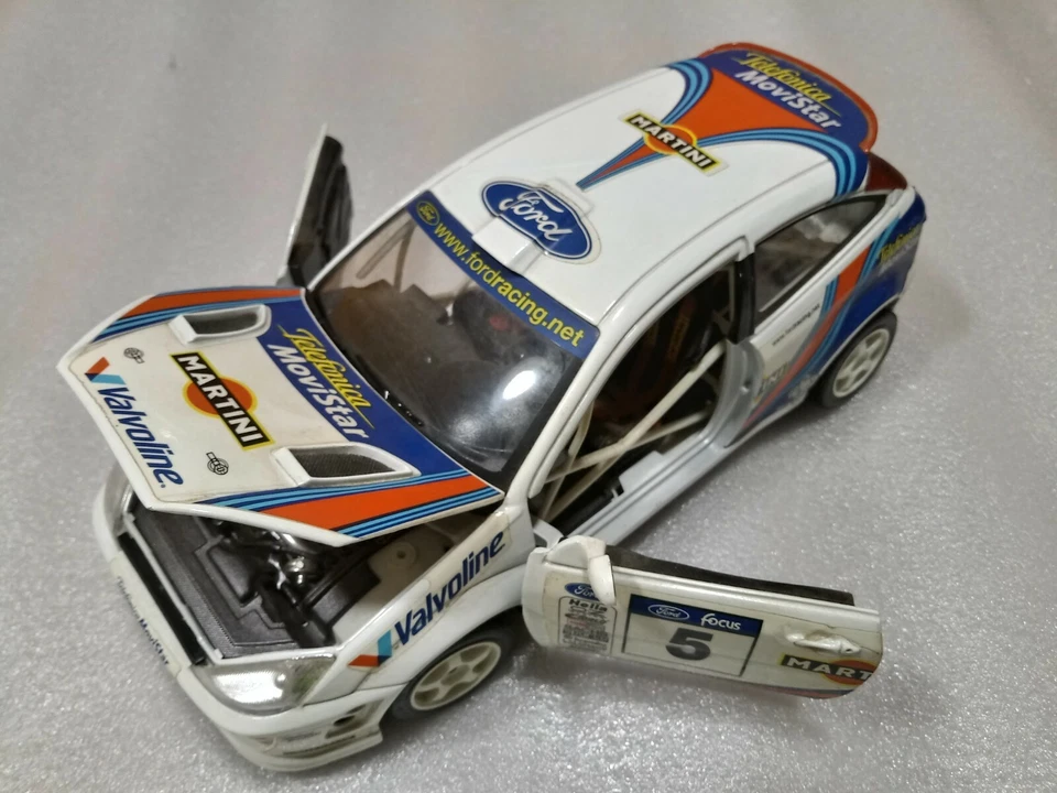 MODELLINO AUTO 1/18 FORD FOCUS - Immagine 3 di 4