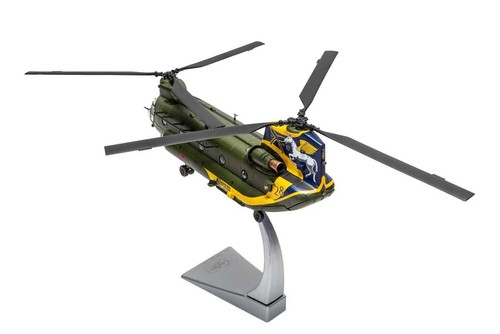 Corgi Aviation 1/72 Boeing Chinook HC.4 ZH777- RAF No. 28 Sqn 100 Años-AA34216 - Imagen 4 de 4
