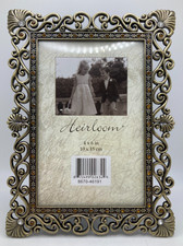 Beautiful Heirloom Decorative Metal Rhinestones Picture Photo Frame 4" x 6"