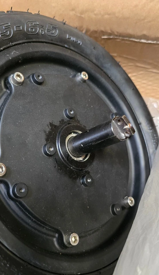 两 (2) 盒无刷轮毂电机带 10 英寸 OD 轮胎,500 瓦。  无螺纹刀 — 第 3/4 张图片