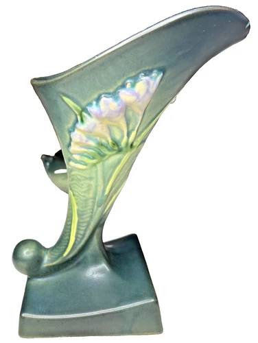 Vintage Roseville Freesia 1945 Art Pottery Blue  Cornucopia Vase 198-8” chipped