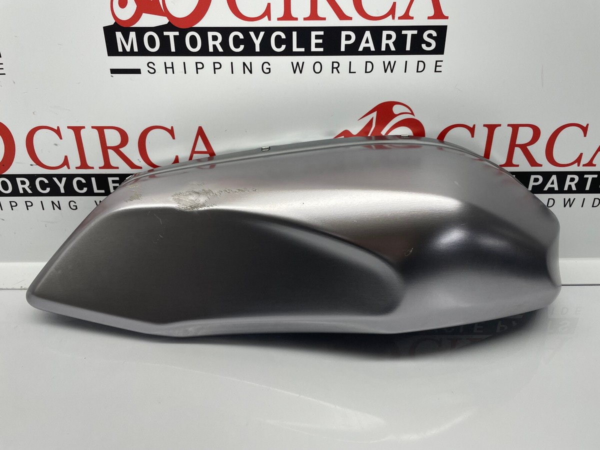 XSR700 センターカバー　ガンメタ ヤマハ XSR700 タンクカバー 中央 センター