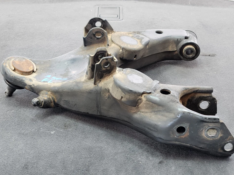 ✅Brazo de control de suspensión delantero izquierdo para Toyota Land Cruiser J100 98-07 Foto 3 de 4
