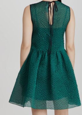 victoria beckham green silk dress Victoria Beckham's Plunging Dress Is the Perfect Fall Uniform