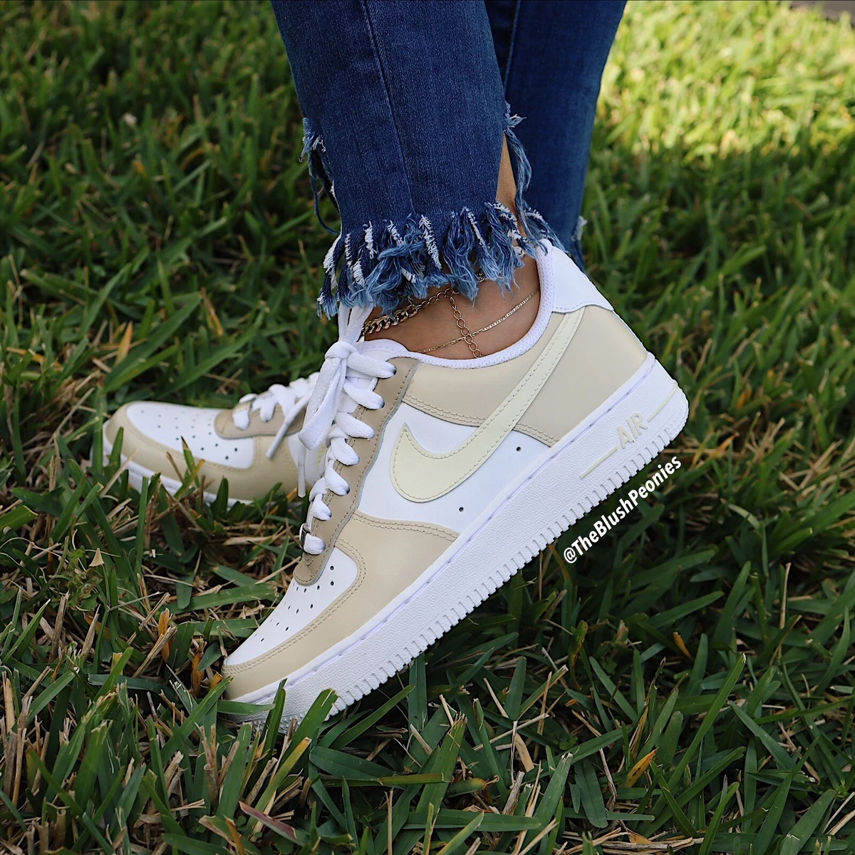 Women's Speed Sneaker in Beige