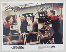 Star Treks Q & Q2 podpisane zarówno przez Johna de Lancie, jak i Keegana de Lancie, ojca i syna!