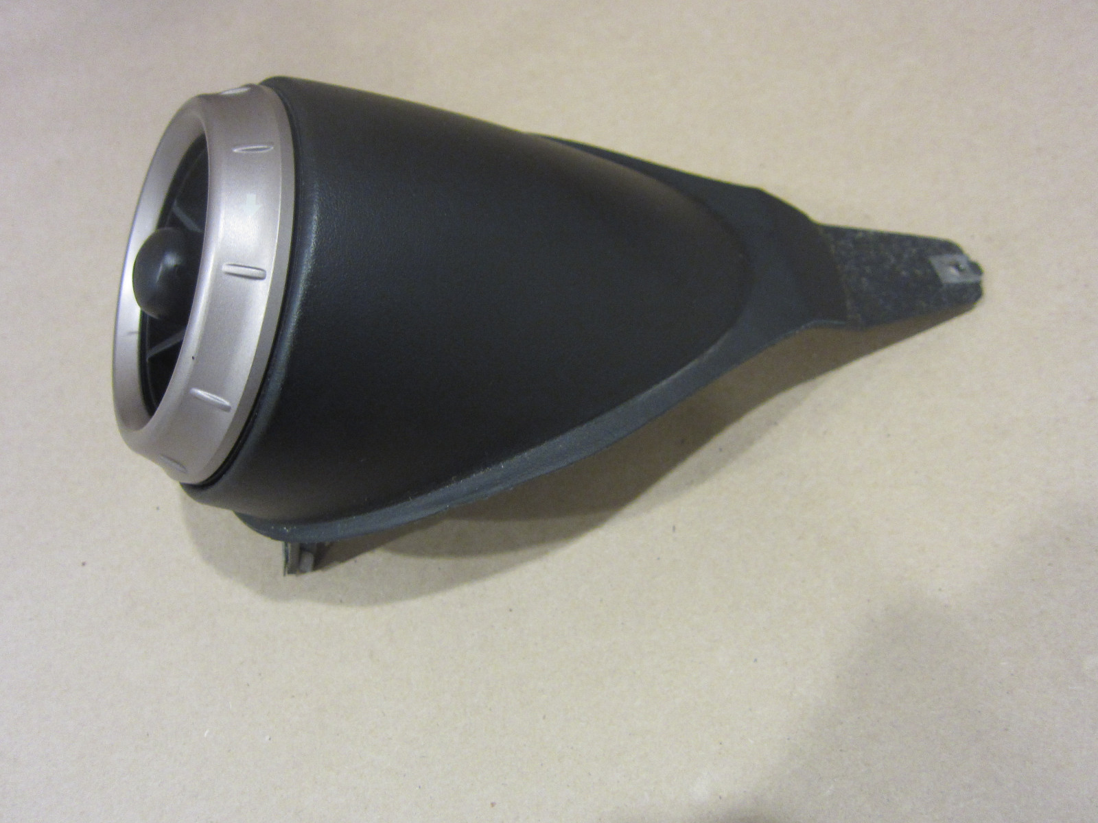 Ferrari California - Side Dash Air Vent Complete - Part # 80802400 & 81986900