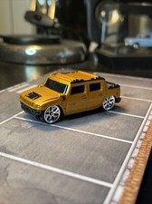 Maisto 2001 Hummer H2 Concept 1:64 Die Cast. Gold.